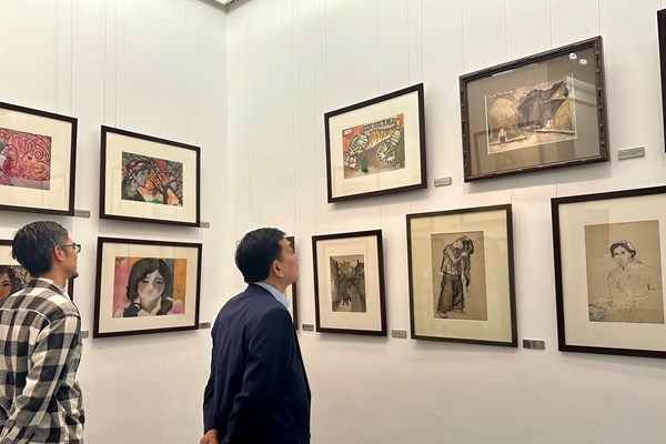 Triển lãm tranh họa sĩ Ngọc Thọ tại Bảo tàng Mỹ thuật Việt Nam - Anh 1