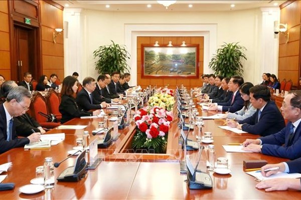 Đoàn đại biểu Đảng Cộng sản Việt Nam hội đàm với Đoàn đại biểu Đảng Cộng sản Trung Quốc - Anh 1