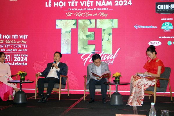 Lễ hội Tết Việt 2024 tái hiện Tết Việt xưa và nay - Anh 1
