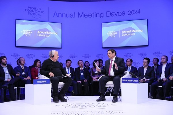 Thủ tướng phát biểu với vai trò diễn giả chính tại Phiên đối thoại Hội nghị WEF Davos - Anh 1
