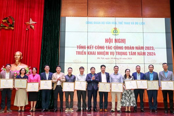 Công đoàn Bộ VHTTDL tiếp tục thực hiện tốt vai trò đại diện, bảo vệ quyền lợi cho người lao động - Anh 5