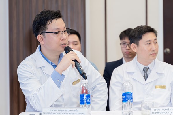 Kỳ tích y văn Việt Nam: Ca phẫu thuật “2 trong 1” thay cả xương chậu và xương đùi cho bệnh nhân ung thư xương - Anh 4