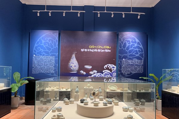 Trưng bày cổ vật từ tàu đắm Cù Lao Chàm: Phát huy vẻ đẹp gốm Chu Đậu - Anh 1