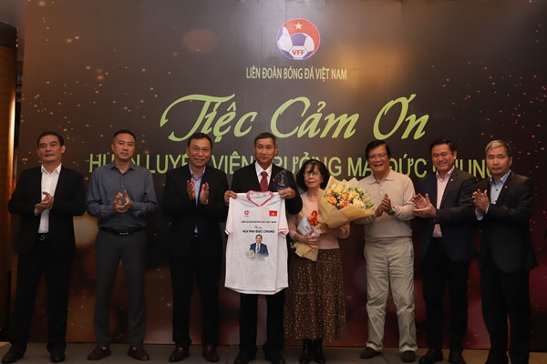 Liên đoàn Bóng đá Việt Nam tri ân HLV Mai Đức Chung - Anh 2