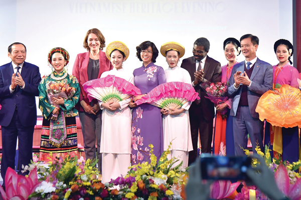 Nguyên Đại sứ Lê Thị Hồng Vân: Hỗ trợ các quốc gia phát triển công nghiệp văn hóa là trọng tâm của hợp tác văn hóa UNESCO - Anh 2