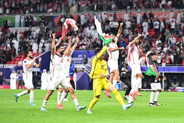 Thua đối thủ kém 64 bậc, tuyển Hàn Quốc bị loại tại Asian Cup 2023 - Anh 3