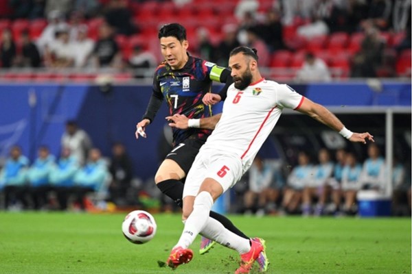 Thua đối thủ kém 64 bậc, tuyển Hàn Quốc bị loại tại Asian Cup 2023 - Anh 1