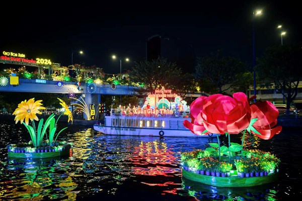 Đặc sắc Chợ hoa Xuân “Trên bến dưới thuyền” duy nhất tại TP.HCM - Anh 3