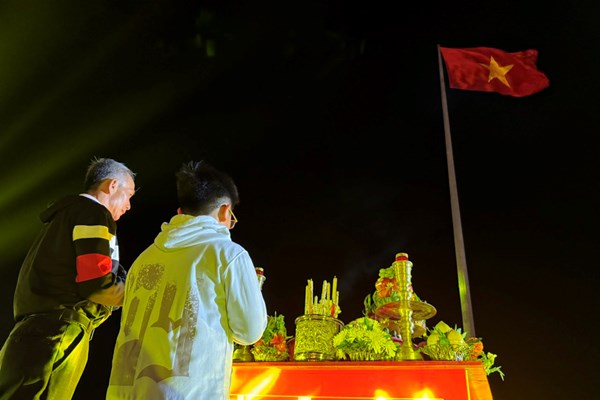 Trình diễn di sản Lễ cúng giao thừa Tết Nguyên đán của người Việt - Anh 2