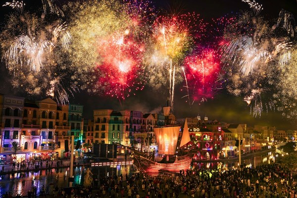Hàng vạn du khách “cháy hết mình” trong siêu lễ hội âm nhạc đón năm mới tại Grand World - Anh 9