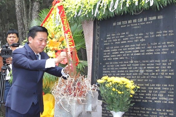 Thanh Hóa: Dâng hương tưởng nhớ Chủ tịch Hồ Chí Minh - Anh 2