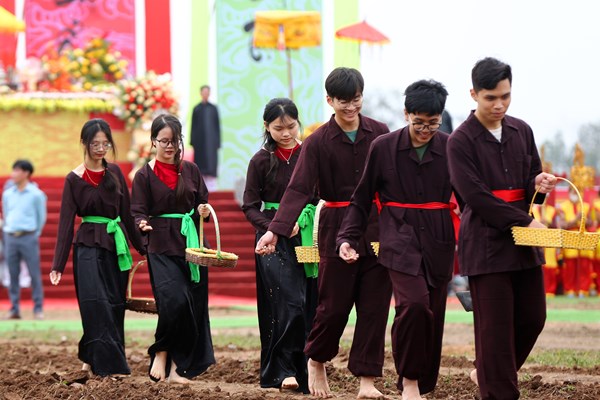 Lễ hội Tịch điền Đọi Sơn 2024: Tôn vinh bản sắc văn hóa truyền thống - Anh 9