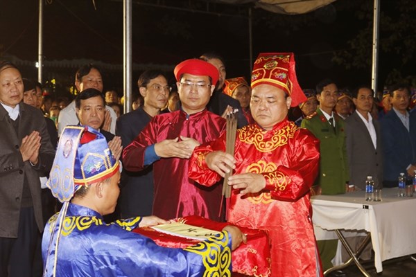 Lễ hội đền Trần ở Thanh Hóa diễn ra trong hai ngày 23 và 24.2 - Anh 1