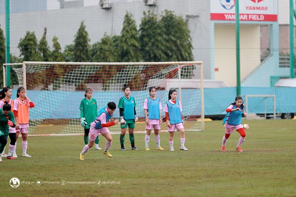 U20 nữ Việt Nam đã đến Uzbekistan, chuẩn bị vòng loại World Cup - Anh 2