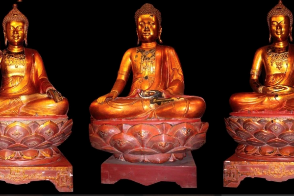 Độc đáo bộ tượng Tam thế Phật chùa Côn Sơn - Anh 1