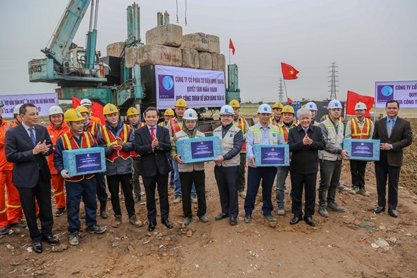 Phát động thi đua Dự án đường dây 500 kV Mạch 3 từ Quảng Bình đến Hưng Yên - Anh 3