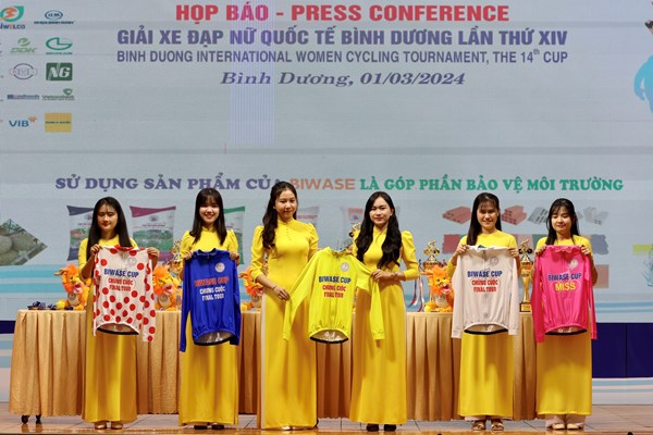 Số lượng đội tham dự kỷ lục tại giải xe đạp nữ quốc tế lớn nhất Việt Nam - Anh 3