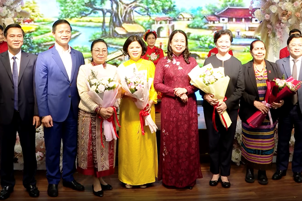 Phó Chủ tịch nước gặp mặt các nữ Đại sứ, Trưởng đại diện Tổ chức quốc tế tại Việt Nam - Anh 1