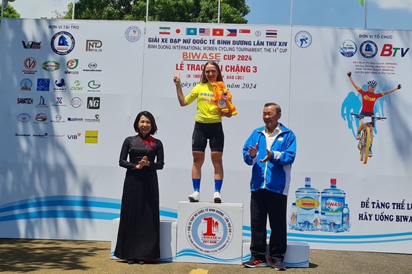 Áo vàng liên tục đổi chủ tại giải xe đạp nữ lớn nhất Việt Nam - Anh 3