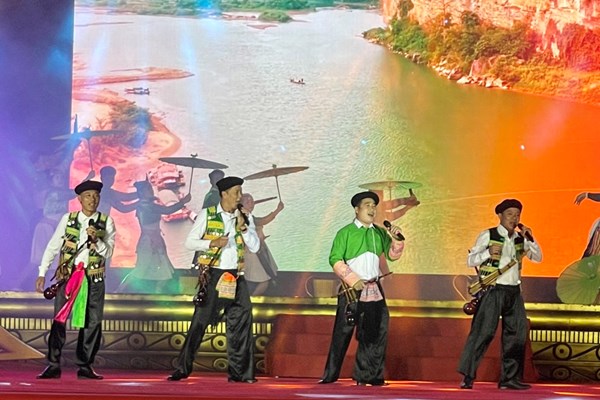 Rực rỡ sắc màu văn hóa và trang phục truyền thống các dân tộc tỉnh Thanh Hóa - Anh 5