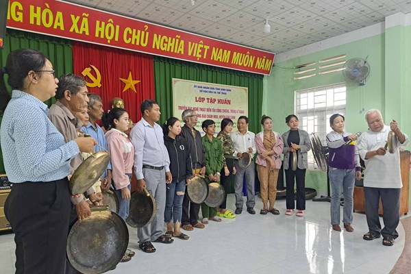 Tích cực phát huy giá trị văn hóa truyền thống tốt đẹp của các DTTS ở Bình Định - Anh 1