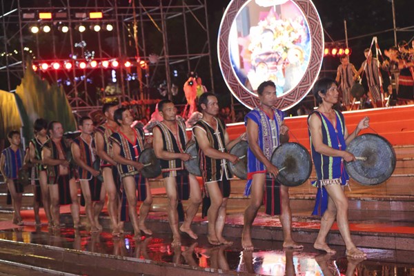 Tích cực phát huy giá trị văn hóa truyền thống tốt đẹp của các DTTS ở Bình Định - Anh 2
