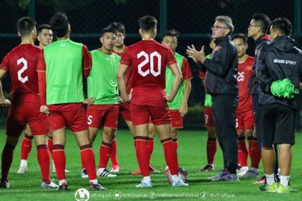 HLV Troussier gọi 33 cầu thủ thi đấu với Indonesia tại vòng loại World Cup 2026 - Anh 1