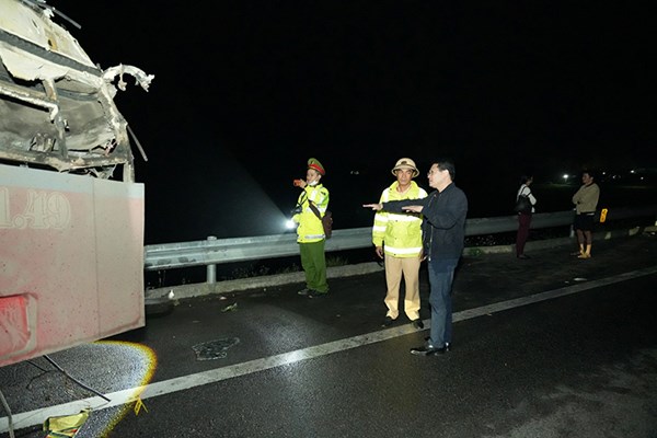 Xác định nguyên nhân vụ tai nạn làm 2 người tử vong trên cao tốc Cam Lộ - La Sơn - Anh 1