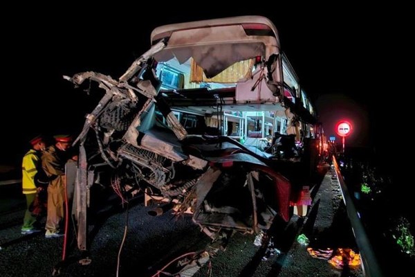 Xác định nguyên nhân vụ tai nạn làm 2 người tử vong trên cao tốc Cam Lộ - La Sơn - Anh 2