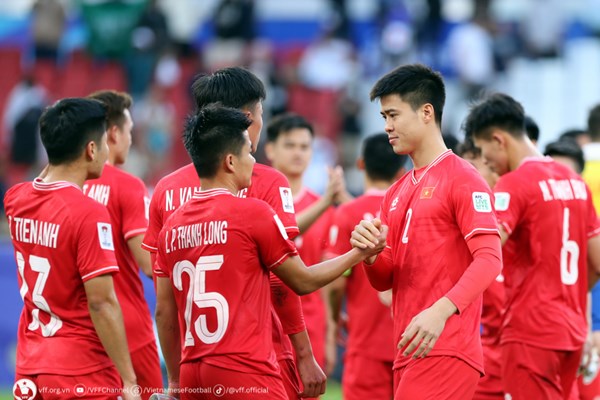 Tuyển Việt Nam đang có tinh thần và sự chuẩn bị tốt cho 2 trận đấu với Indonesia - Anh 2
