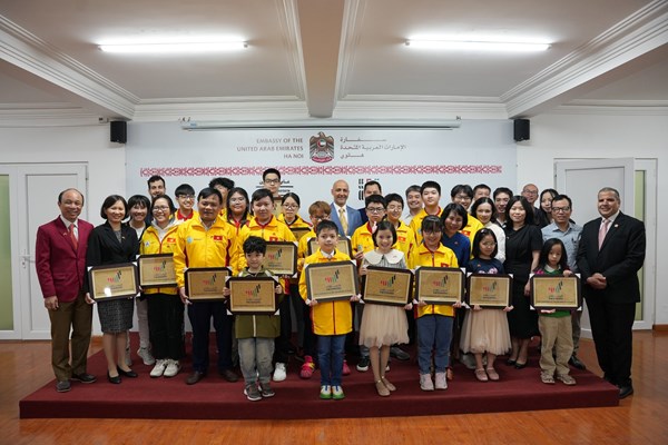 Vinh danh các kỳ thủ có thành tích xuất sắc tại Giải vô địch cờ vua trẻ châu Á 2023 - Anh 5