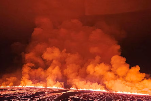 Iceland: Núi lửa phun trào lần thứ 4 trong ba tháng - Anh 2