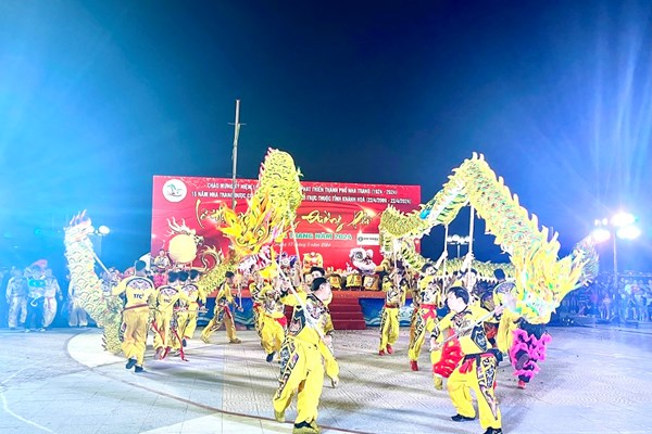 Tưng bừng Lễ hội Lân - Sư - Rồng giữa phố biển Nha Trang - Anh 5