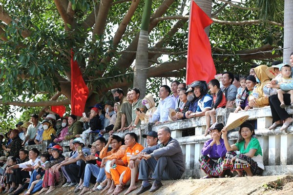 Hơn 120 vận động viên chinh phục Giải dù lượn tỉnh Kon Tum mở rộng - Anh 16