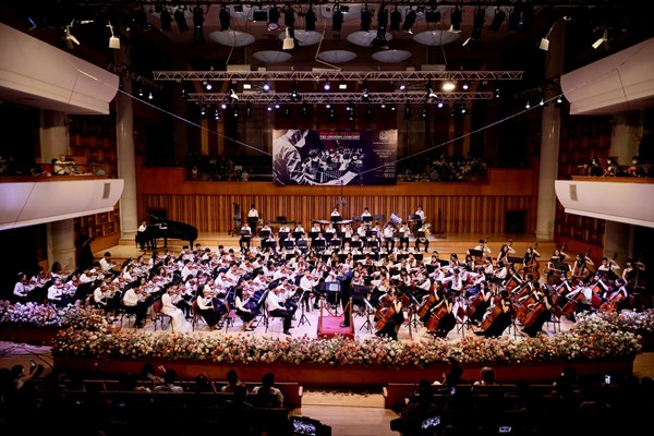 Dàn nhạc trẻ World Youth Orchestra sẽ đến Việt Nam biểu diễn - Anh 1
