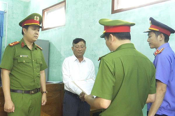 Khởi tố, bắt giam Phó Chủ tịch HĐND xã Quảng Châu - Anh 1