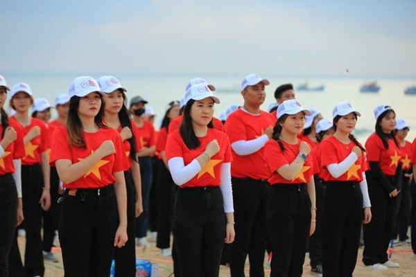 3.200 người xếp hình bản đồ Việt Nam tại Giải vô địch marathon quốc gia Báo Tiền Phong - Anh 1