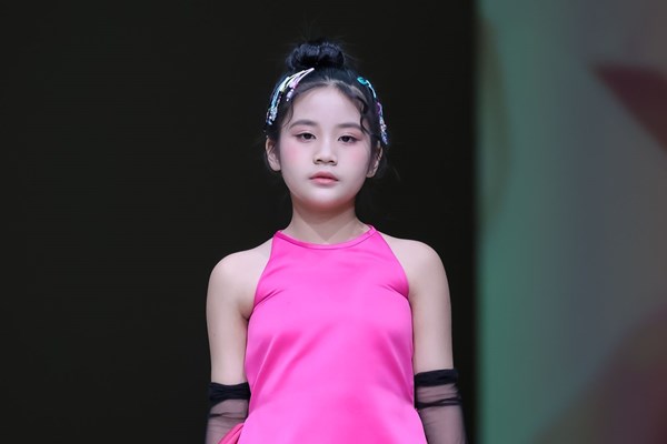 Mẫu nhí quảng bá văn hóa Việt tại Shanghai Fashion Week AW24 - Anh 8