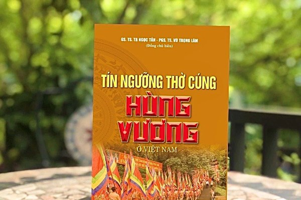 Ra mắt sách Tín ngưỡng thờ cúng Hùng Vương ở Việt Nam - Anh 1