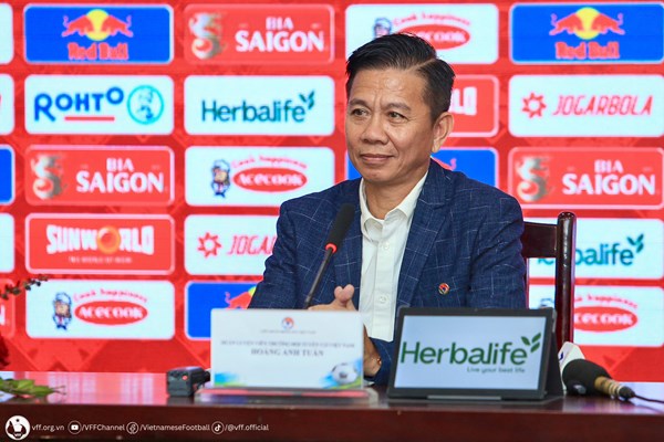 HLV trưởng đội tuyển U23 Việt Nam Hoàng Anh Tuấn: Bóng đá Việt Nam ngày mai bắt đầu từ đội U23 hôm nay - Anh 2