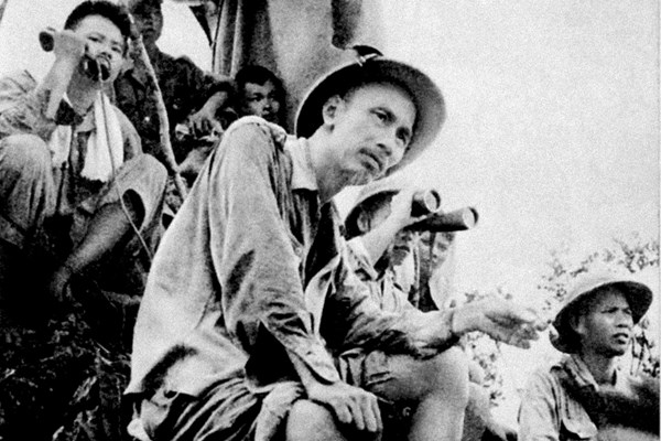 Kỷ niệm 70 năm Chiến thắng Điện Biên Phủ (1954-2024): “Kéo pháo ra” và chờ hiệu lệnh tổng tiến công - Anh 1