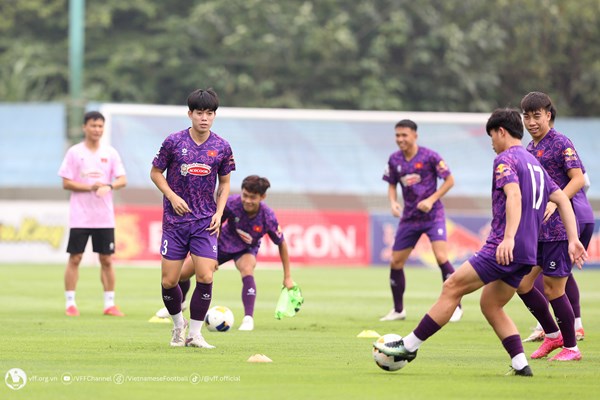 U23 Việt Nam tập buổi đầu tiên, chuẩn bị cho giải châu Á - Anh 2