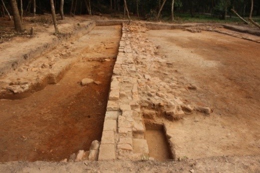 Kết quả khai quật khảo cổ học phế tích kiến trúc đường dẫn ở phía Đông tháp K- Mỹ Sơn - Anh 4