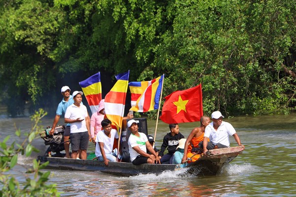 Cần Thơ: Ấm áp Tết quân dân mừng Tết cổ truyền Chôl Chnăm Thmây của đồng bào Khmer - Anh 3