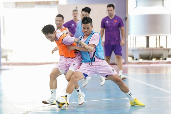 Tuyển Futsal Việt Nam rút danh sách 14 cầu thủ dự vòng loại World Cup - Anh 1