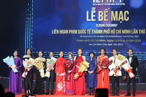 Bế mạc Liên hoan phim quốc tế TP.HCM lần thứ nhất: Philippines đoạt Giải Ngôi sao vàng - Anh 1