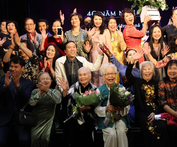 Cuộc hội ngộ xúc động của thế hệ nghệ sĩ vàng Nhà hát Kịch Việt Nam - Anh 1