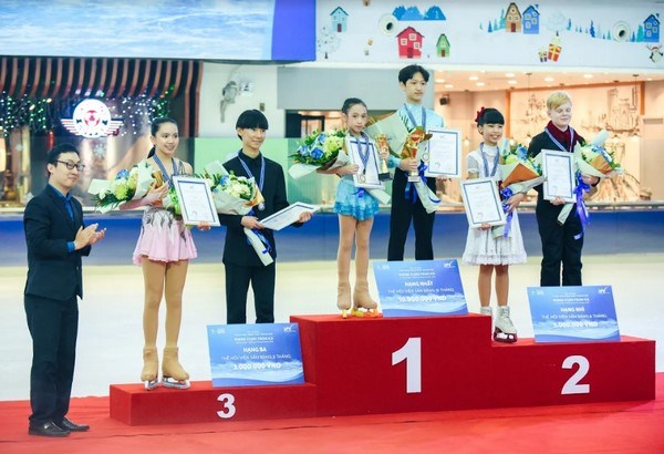“Chiếc nôi vàng” của môn trượt băng nghệ thuật tại Việt Nam - Anh 2