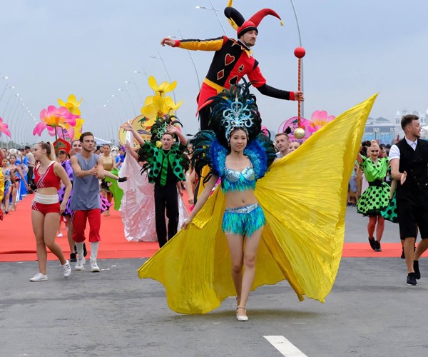 Diễu hành Carnaval khuấy động Hạ Long dịp nghỉ lễ 30.4-1.5 - Anh 1