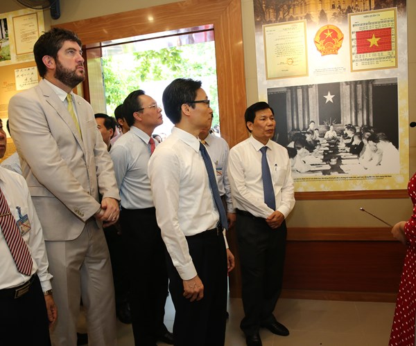 Khai trương Phòng trưng bày “Một số hoạt động của Chủ tịch Hồ Chí Minh tại Phủ Chủ tịch” - Anh 3